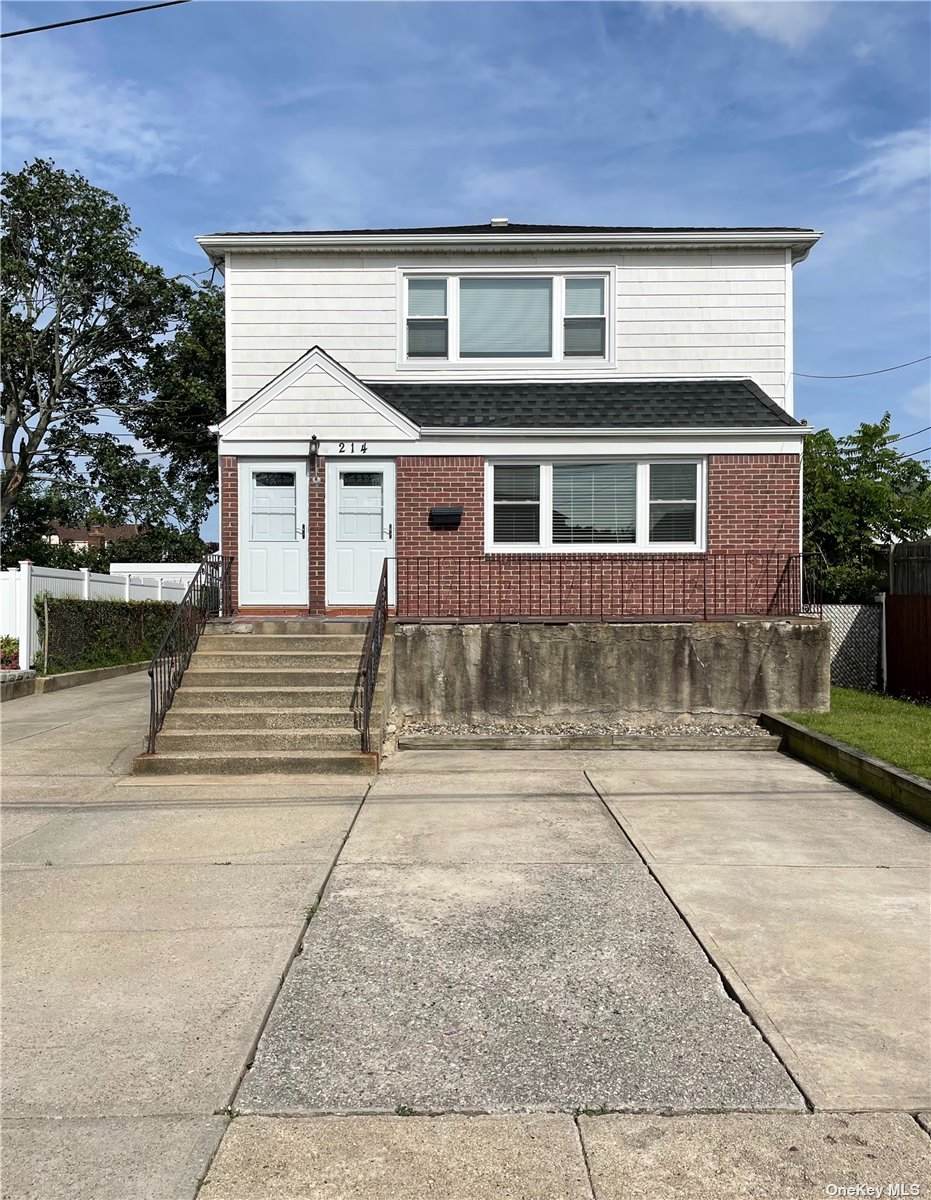 214 Carman Avenue - Photo 1