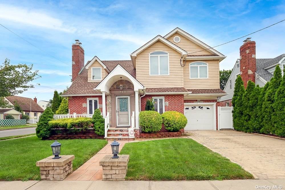 703 Terrace Blvd - Photo 1