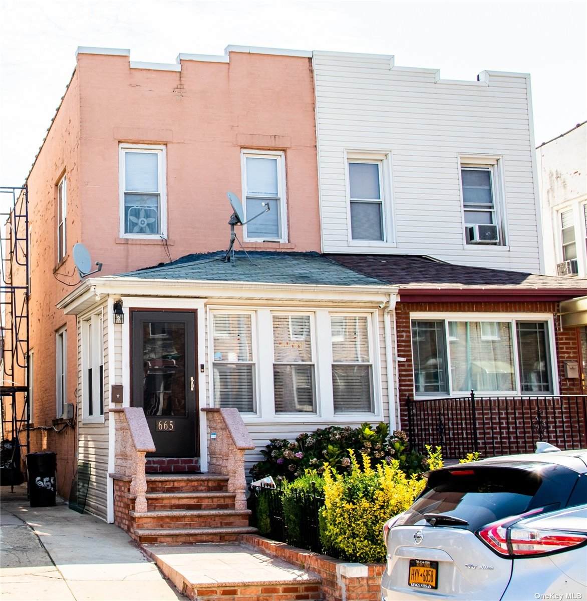 665 42 Street - Photo 1