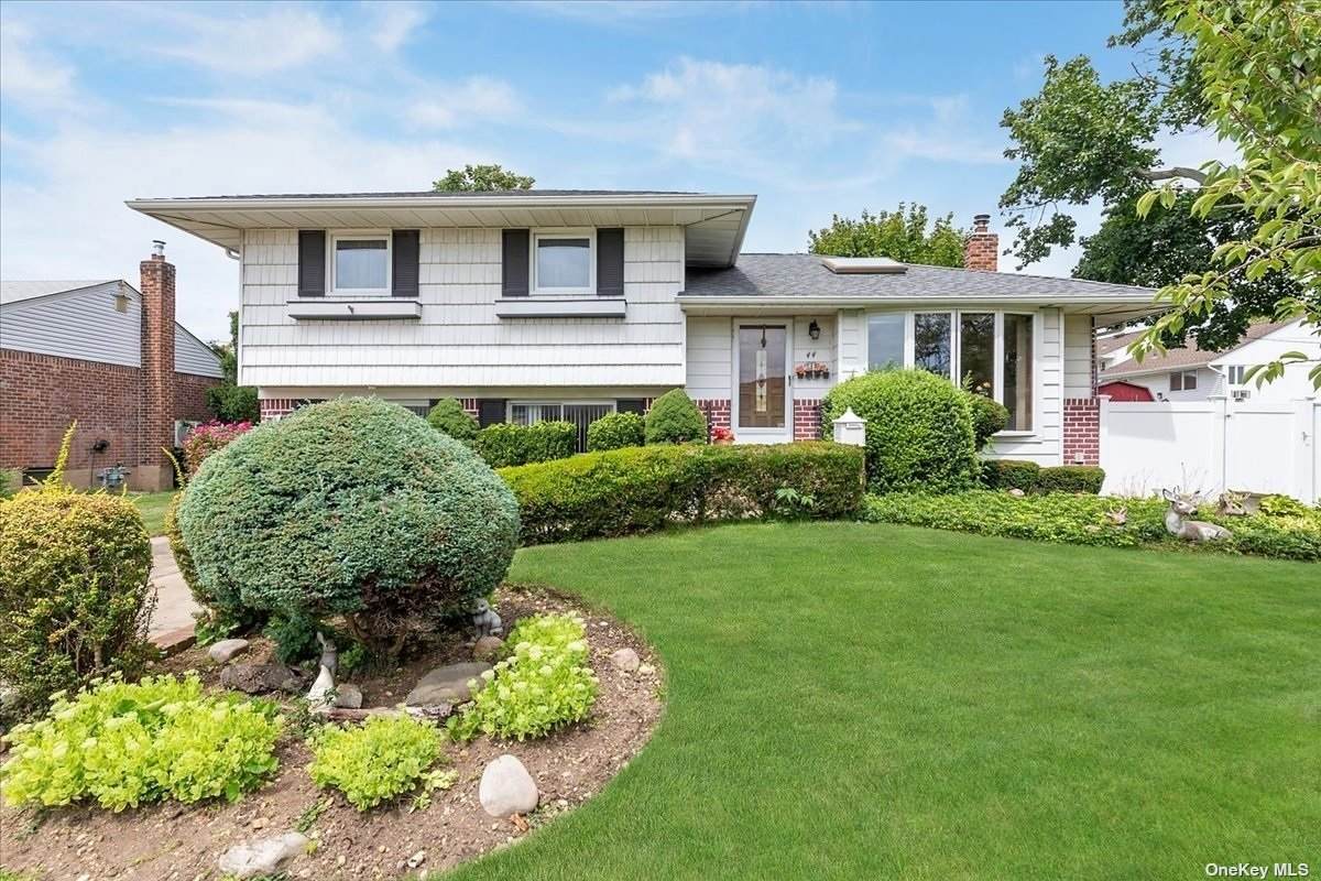 44 Eileen Avenue - Photo 1