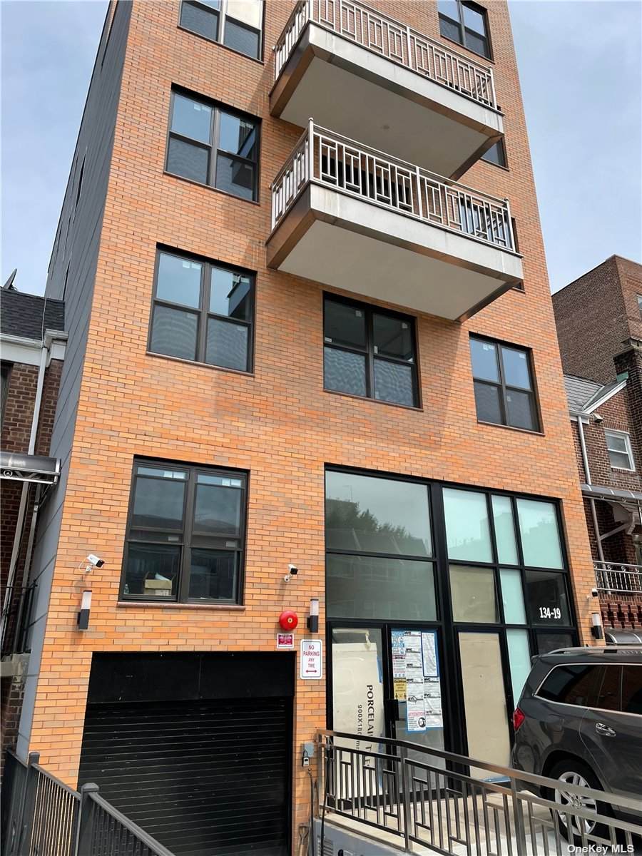 134-19 Blossom Ave - Photo 1