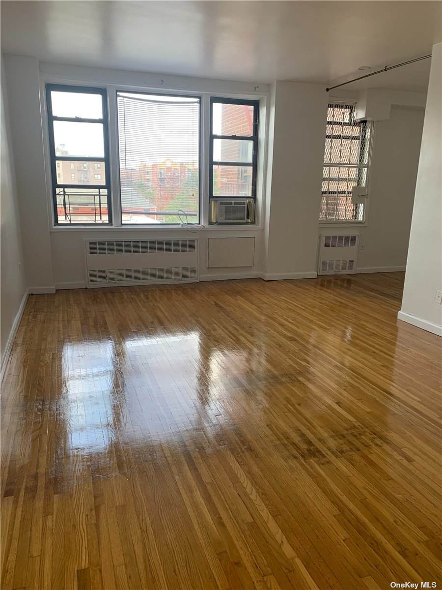 91-15 Lamont Avenue - Photo 1