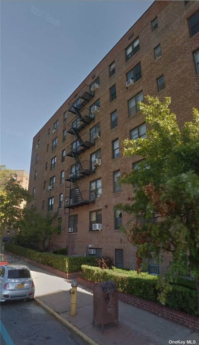 83-75 Woodhaven Boulevard - Photo 1