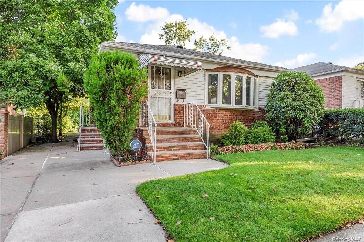 246-19 Thornhill Avenue - Photo 1