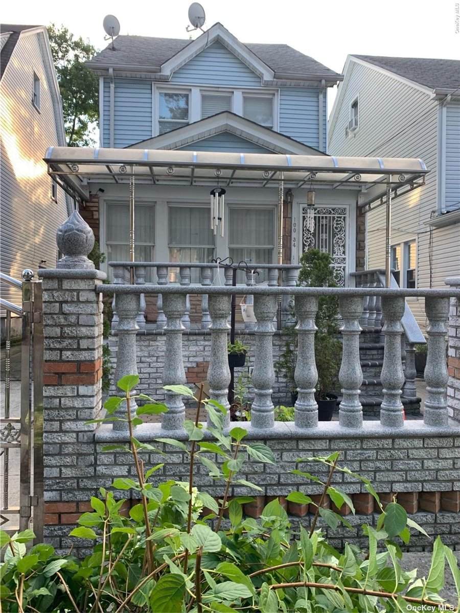 100-34 204th Street - Photo 1