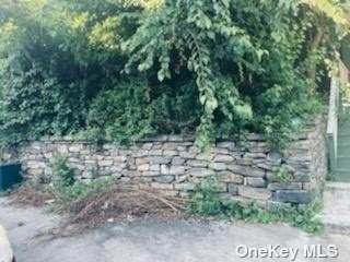 160 Stanley Avenue - Photo 1