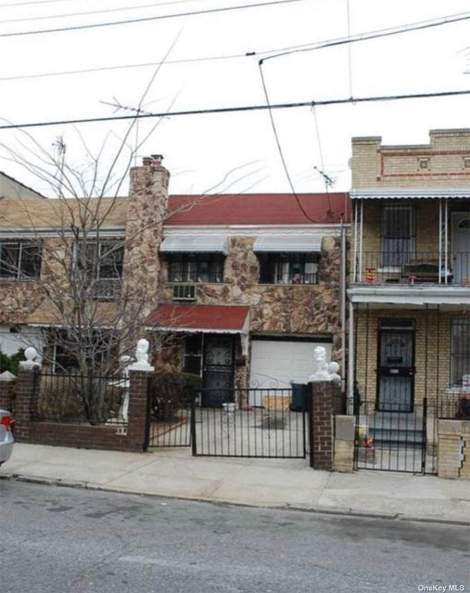 449 Berriman Street - Photo 1