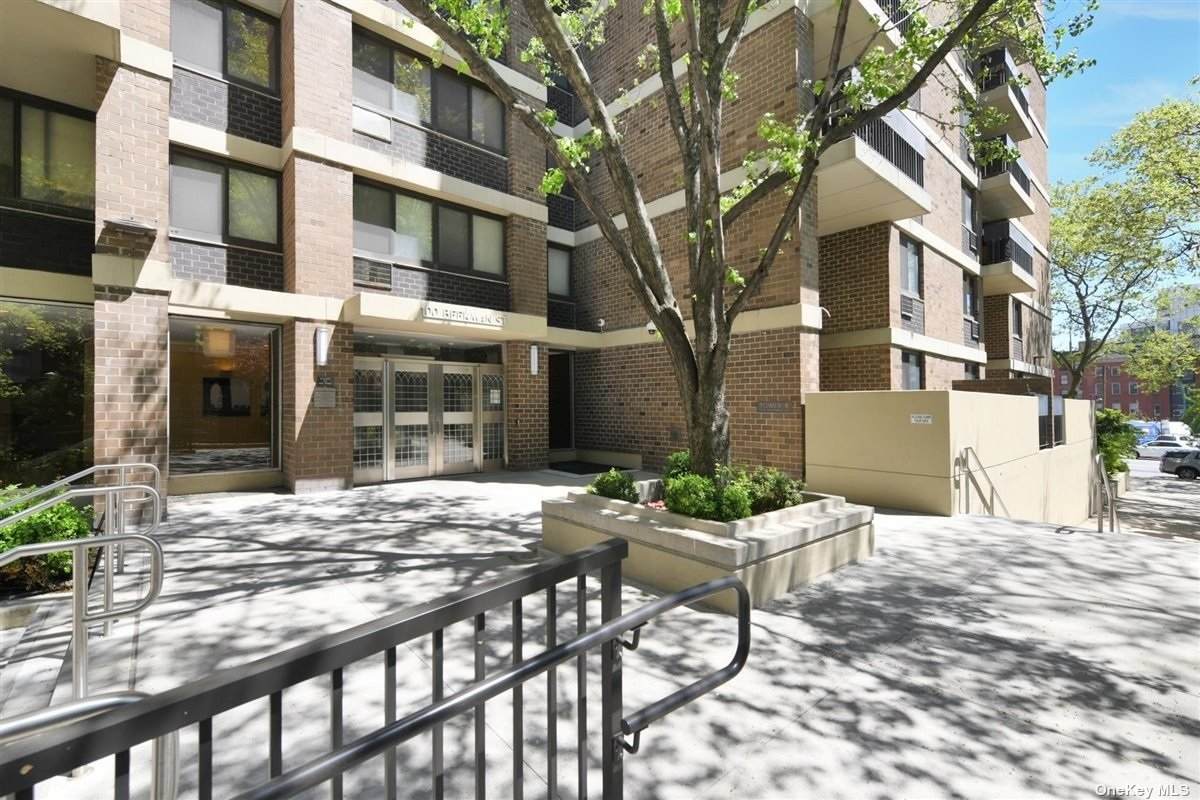 100 Beekman Street - Photo 1