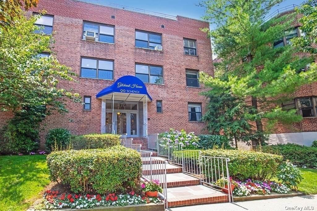 90 Schenck Avenue - Photo 1