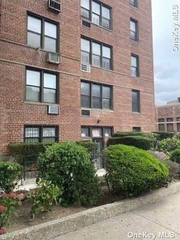 87-01 Midland Parkway - Photo 1