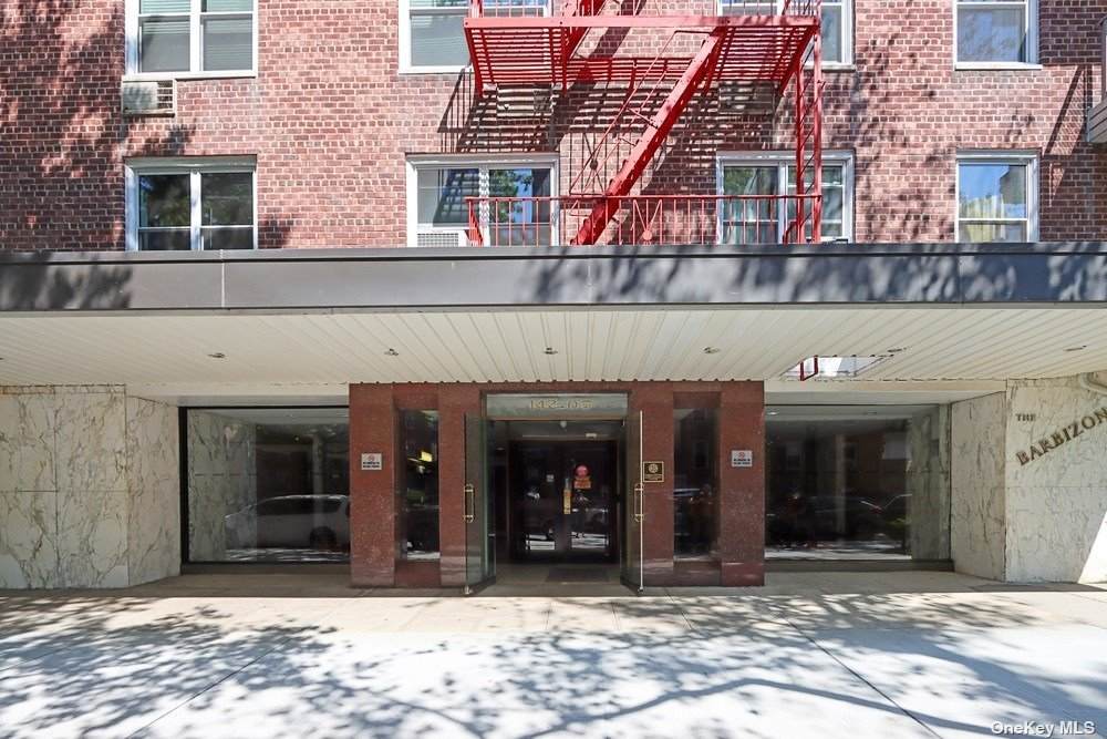 142-05 Roosevelt Avenue - Photo 1