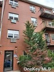 71-08 162 St - Photo 1