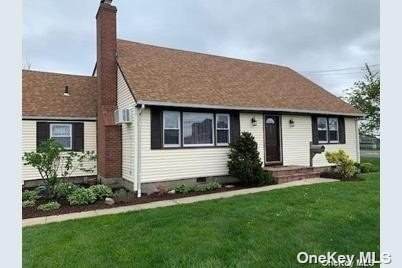 280 S Bayview Ave - Photo 1