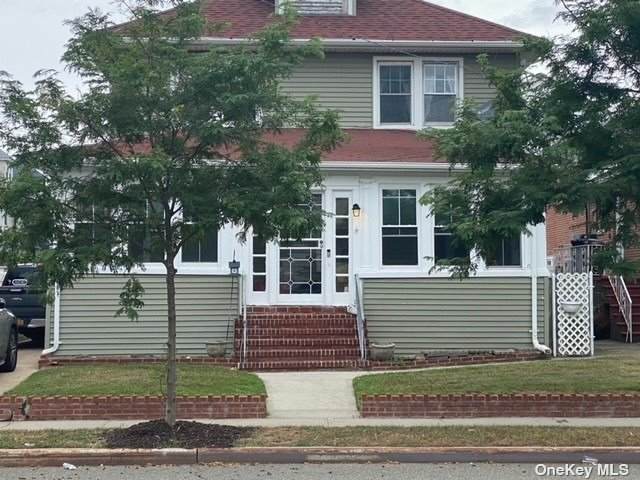 121-08 Newport Avenue - Photo 1