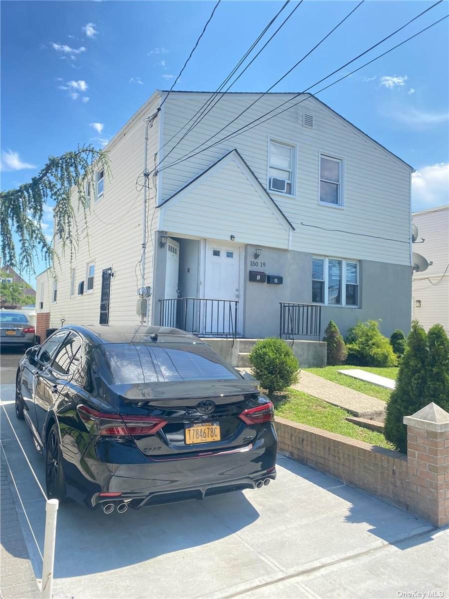 150-19 129St - Photo 1