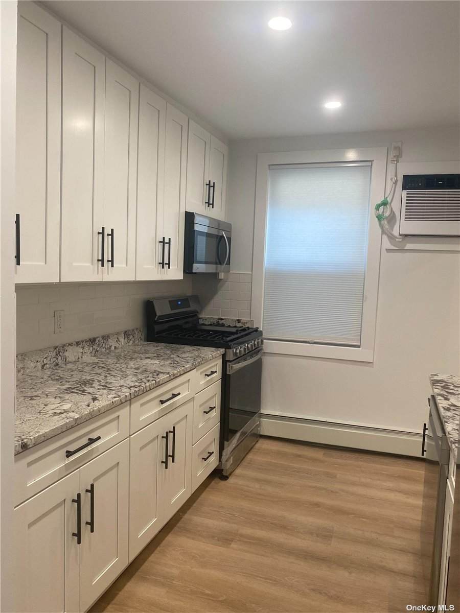 1388 Old Northern Boulevard - Photo 1