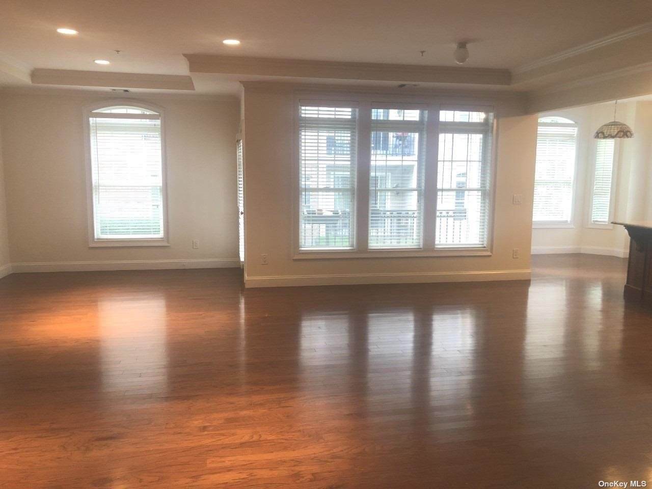 542 Roosevelt Way - Photo 1