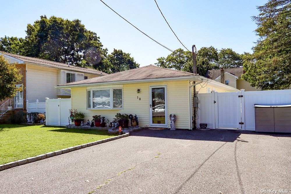 18 Cherry Ave - Photo 1