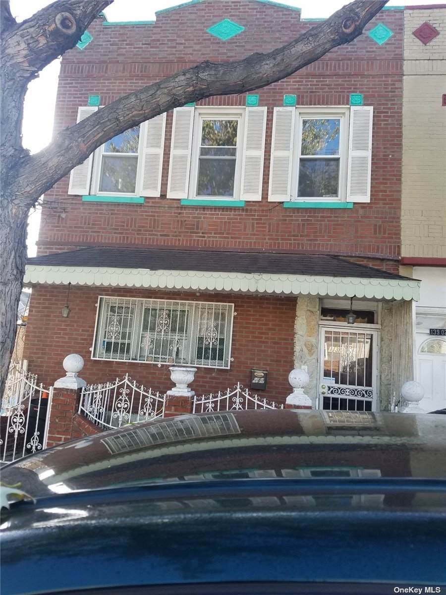 139-04 101 Avenue - Photo 1