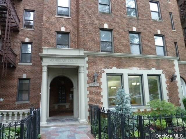 109-20 Queens Boulevard - Photo 1
