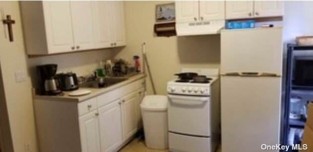 1399 Thompson Drive - Photo 1