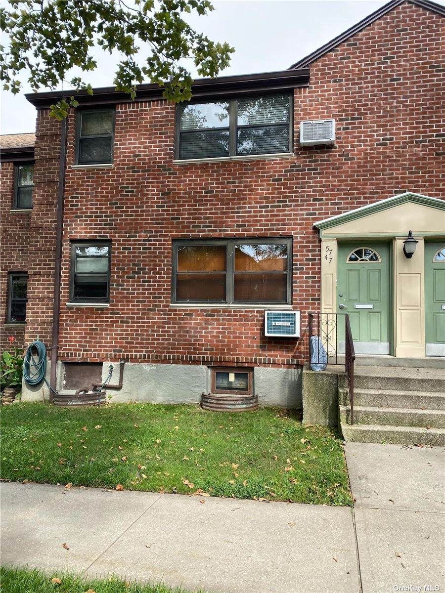 57-47 246 Crescent - Photo 1