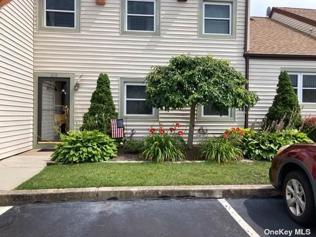 619 Lake Court - Photo 1