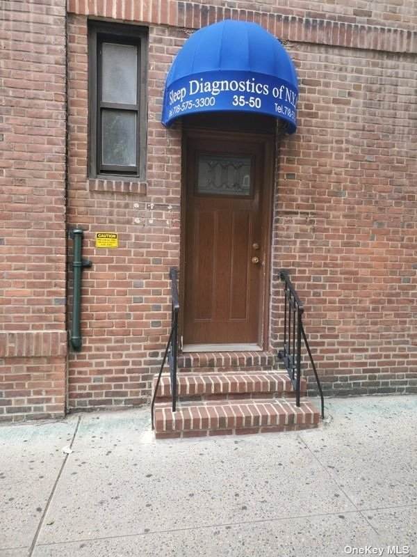 35-50 82 Street - Photo 1