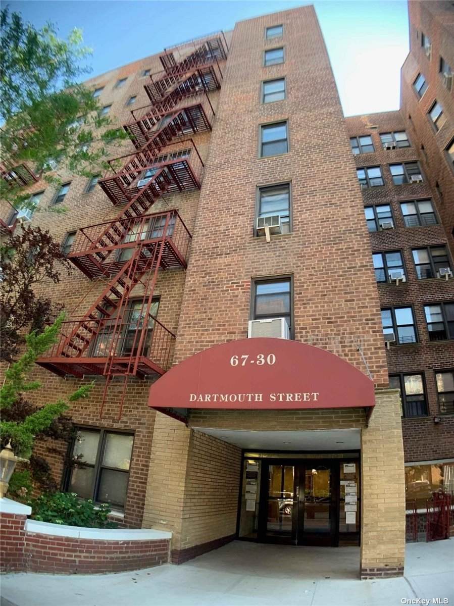 67-30 Dartmouth Street - Photo 1