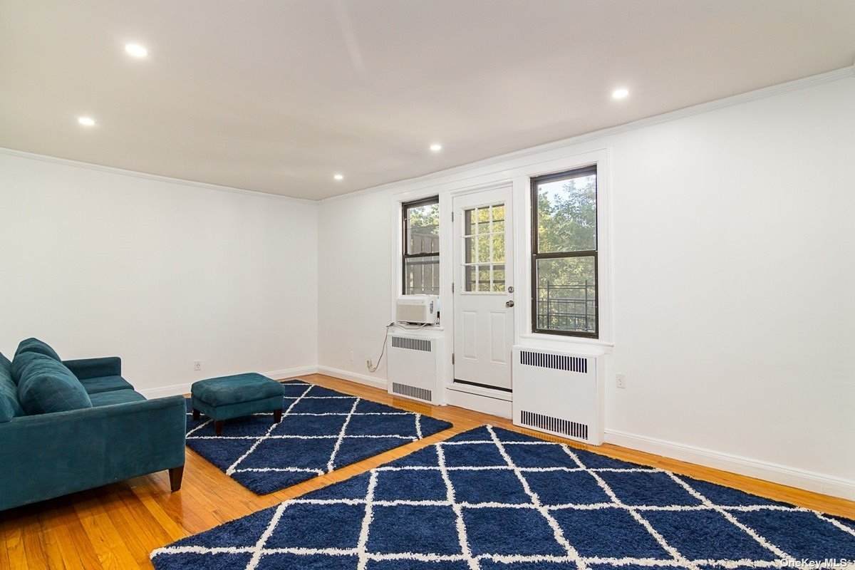 40-01 Little Neck Pkwy - Photo 1