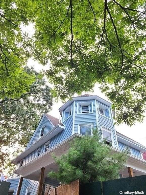 674 22nd Street - Photo 1