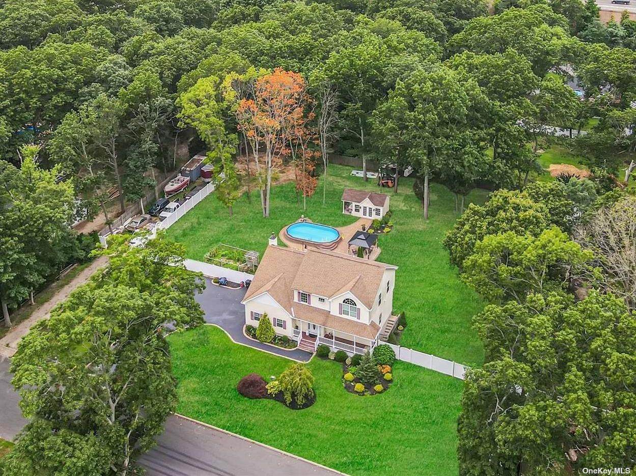 249 Parkwood Street - Photo 1