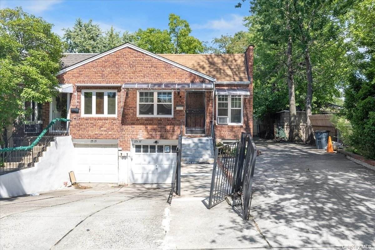 175-37 Peck Avenue - Photo 1