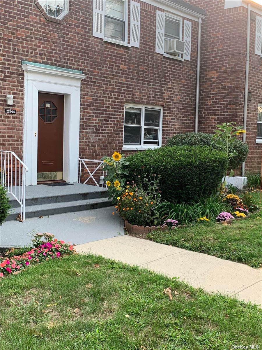 235-06 131 Ave - Photo 1