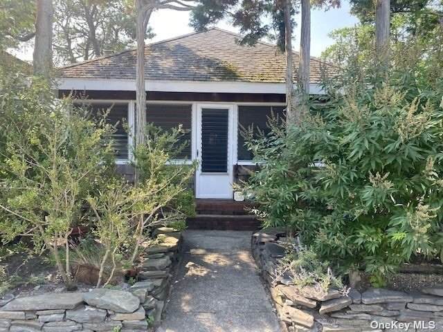 970 Surfview Walk - Photo 1