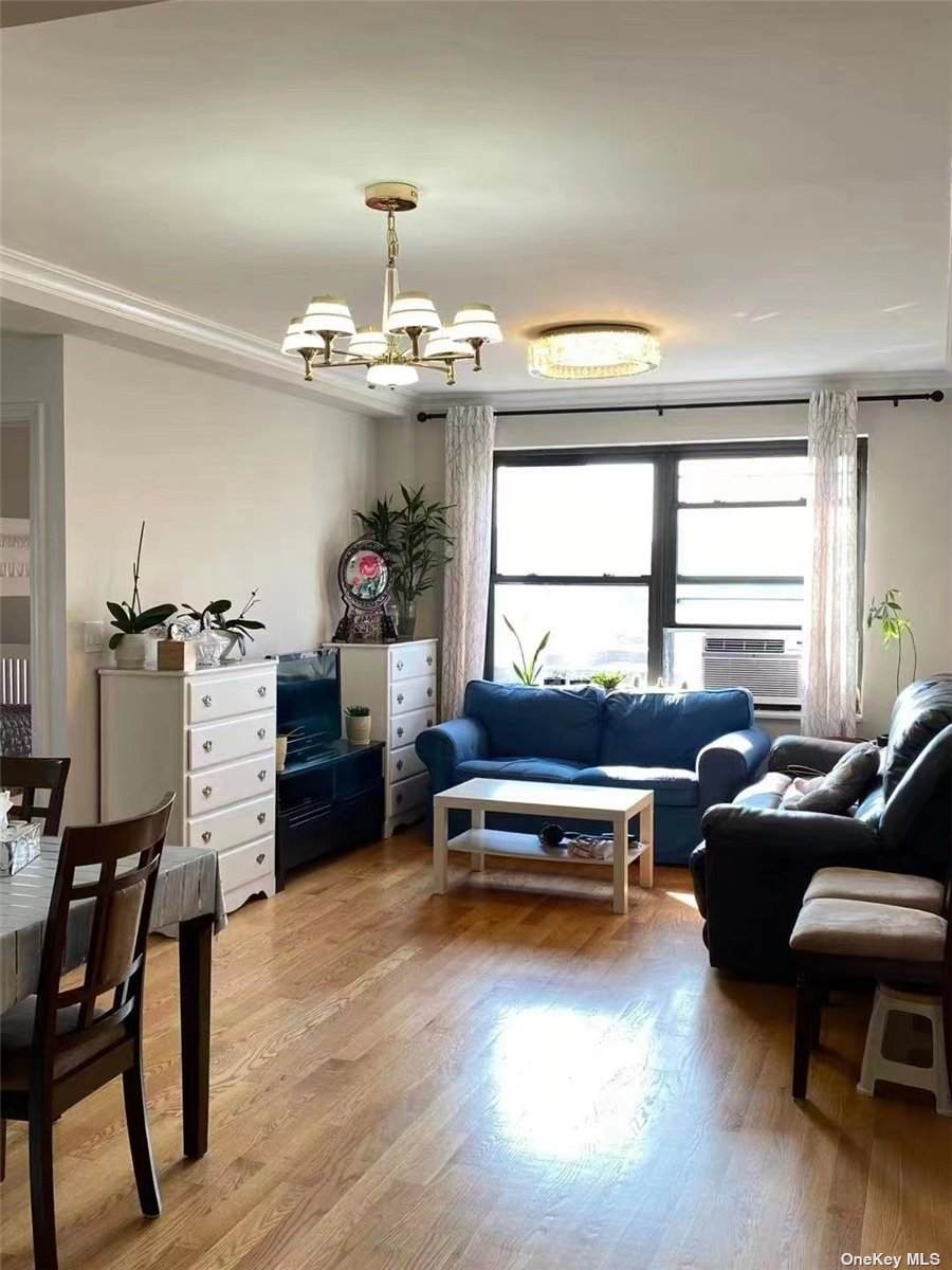 99-05 63 Drive - Photo 1