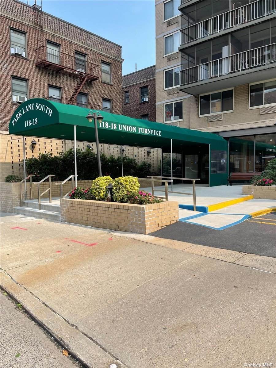 118-18 Union Turnpike - Photo 1