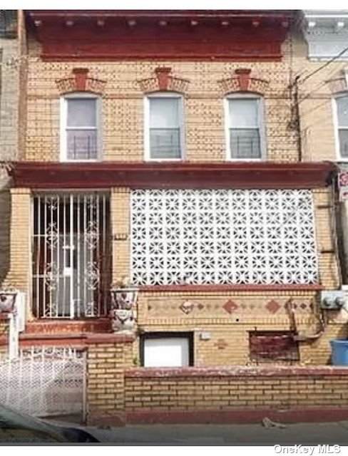 448 Newport - Photo 1