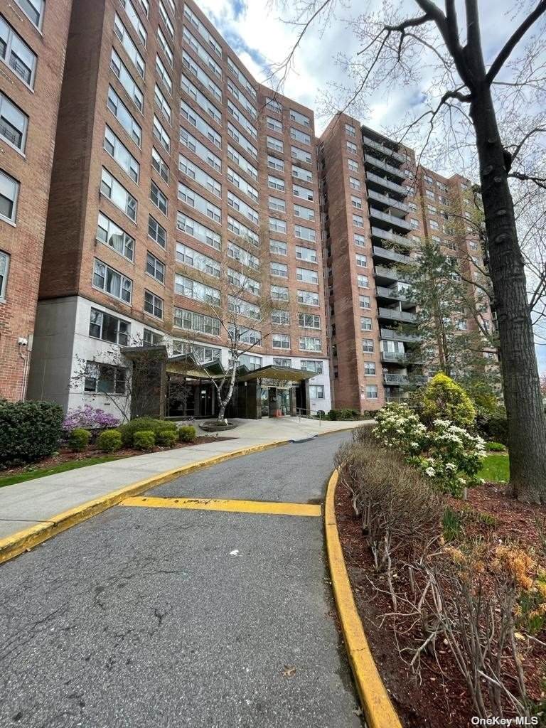 61-20 Grand Central Parkway - Photo 1