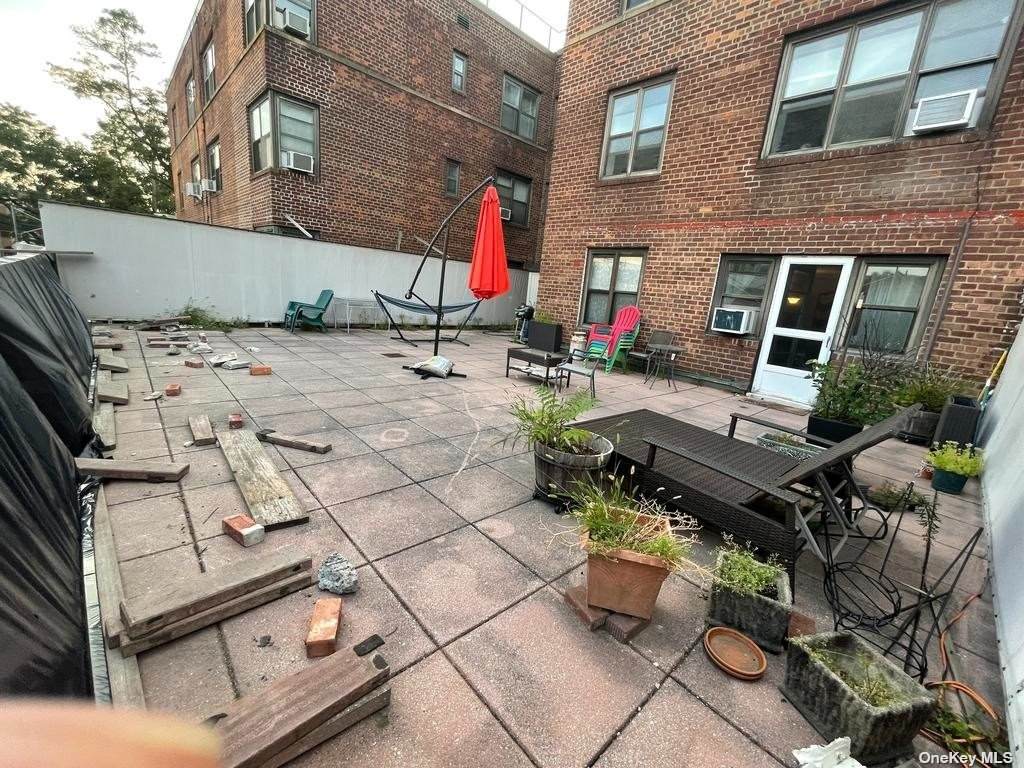 2 Townhouse Place - Photo 1