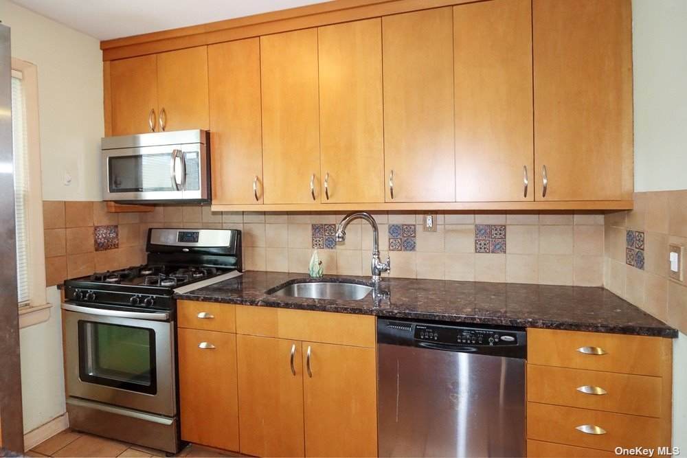 252-15 72nd Avenue - Photo 1