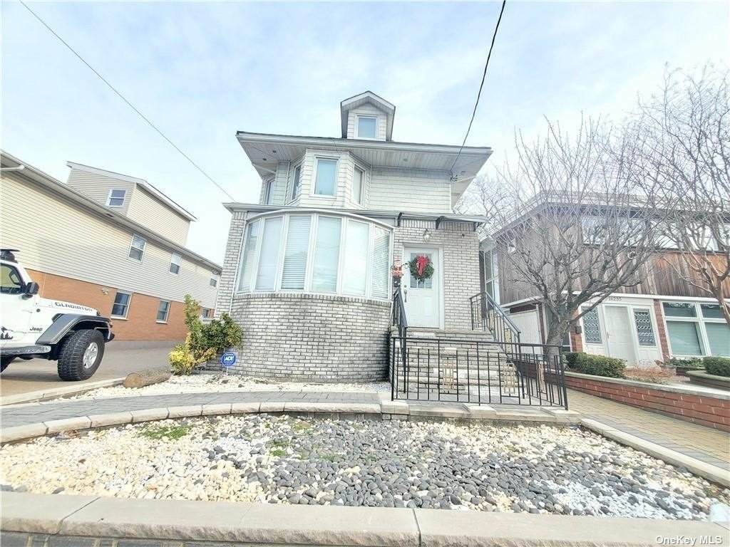 162-29 99th Street - Photo 1