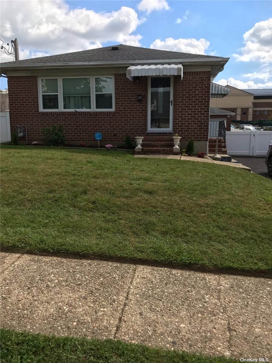 309 Walter Avenue - Photo 1