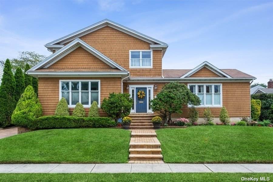 215 Roxbury Road - Photo 1