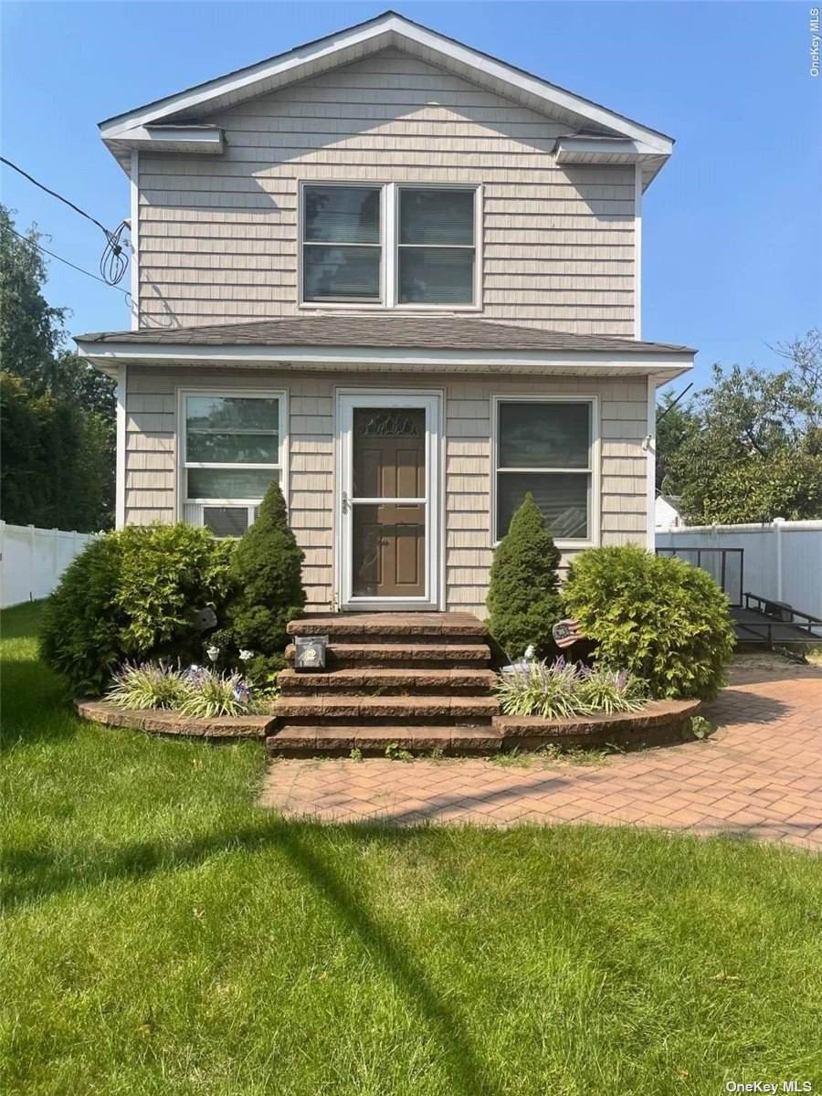 104 Hawthorne Avenue - Photo 1