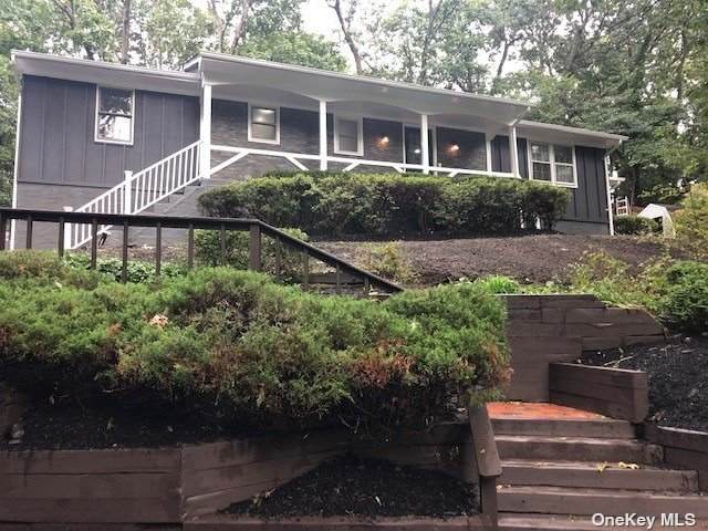 15 Laura Lane - Photo 1