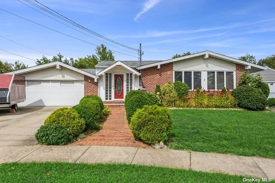 67 Pickwick Drive - Photo 1