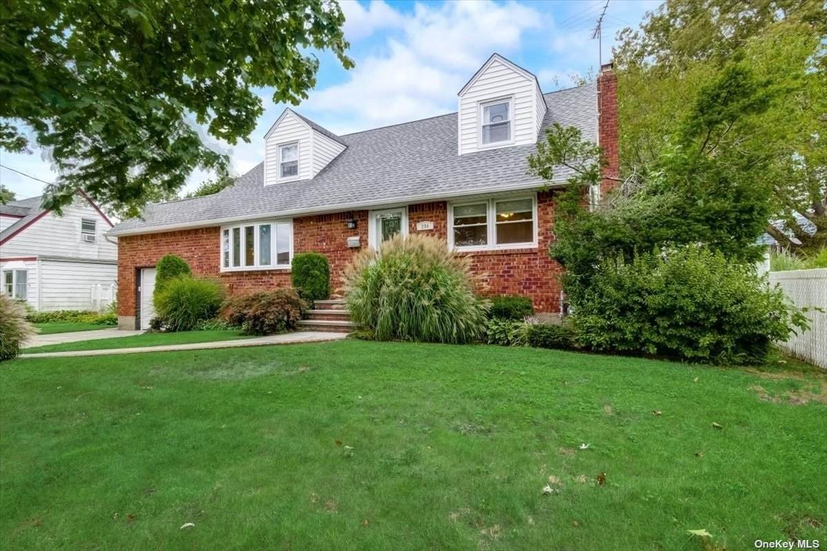 294 Grand Boulevard - Photo 1