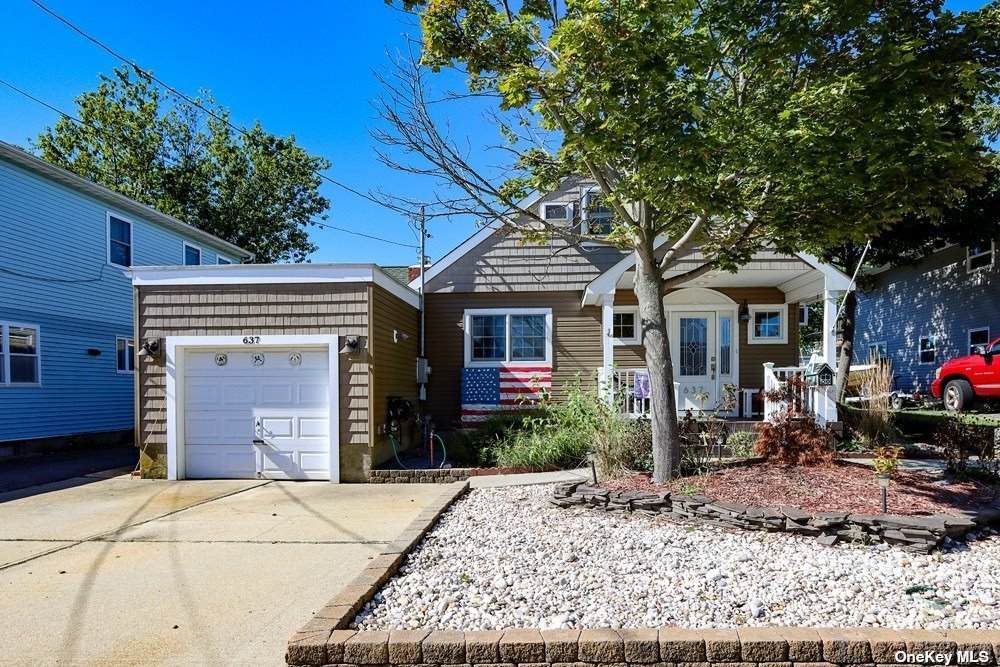 637 9th Street - Photo 1
