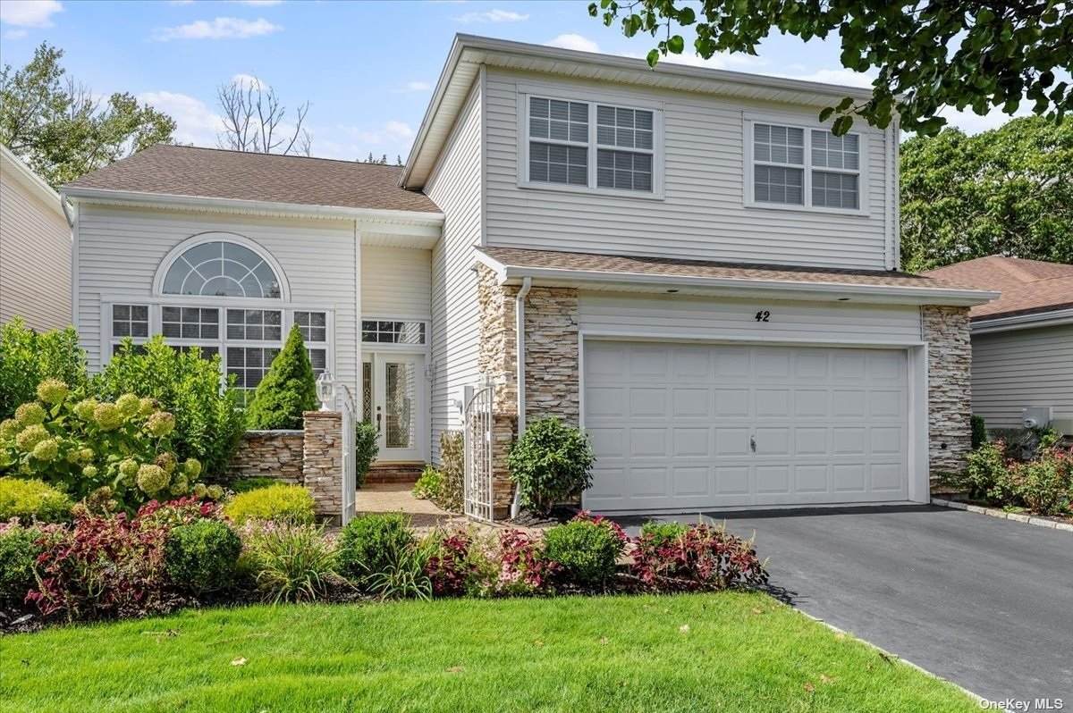 42 Hamlet Drive - Photo 1